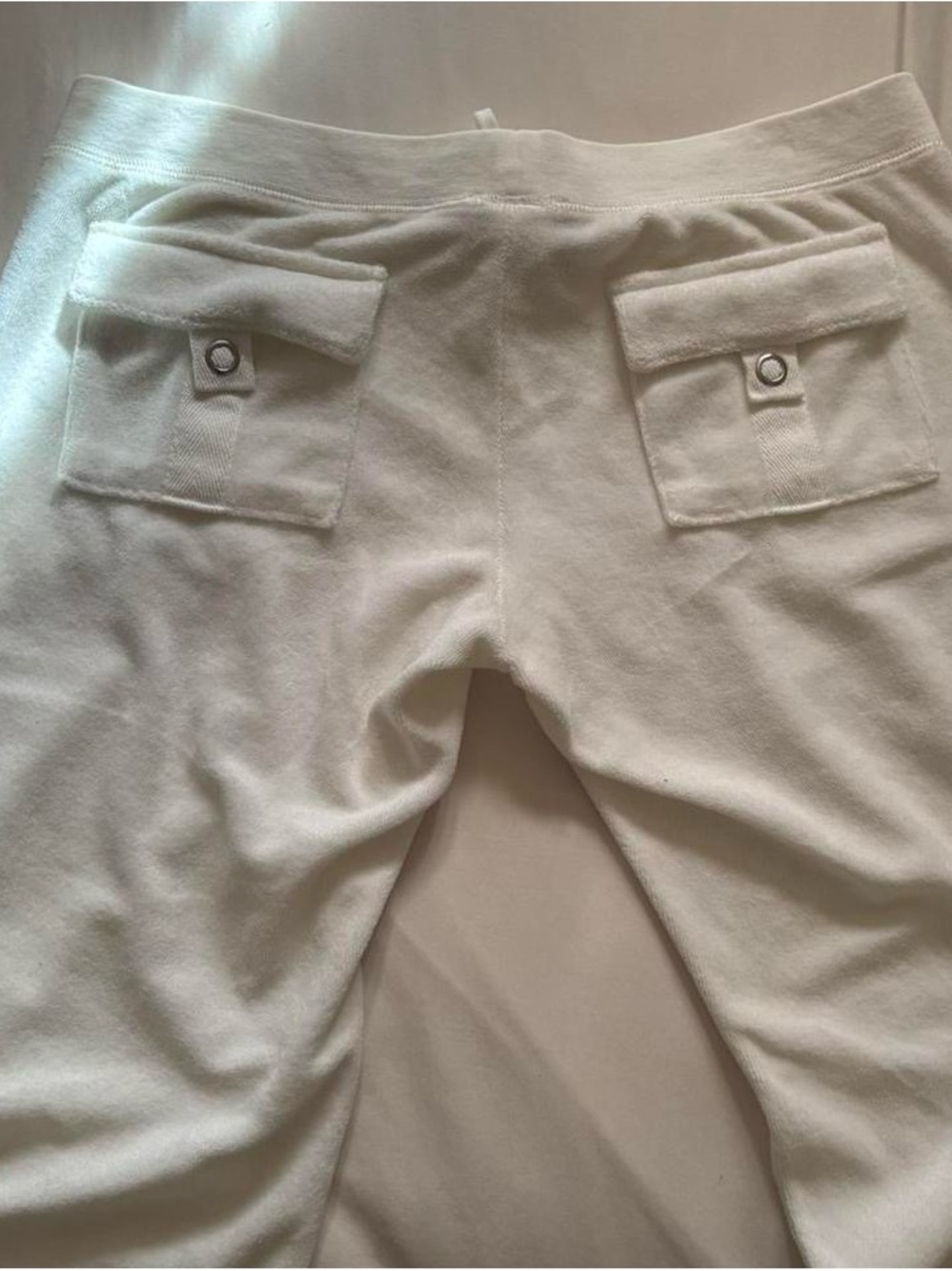 Juicy Couture White Capri